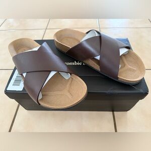 Abercrombie & Fitch Men’s Leather Cork Crossover Slides Size 8 NEW in BOX